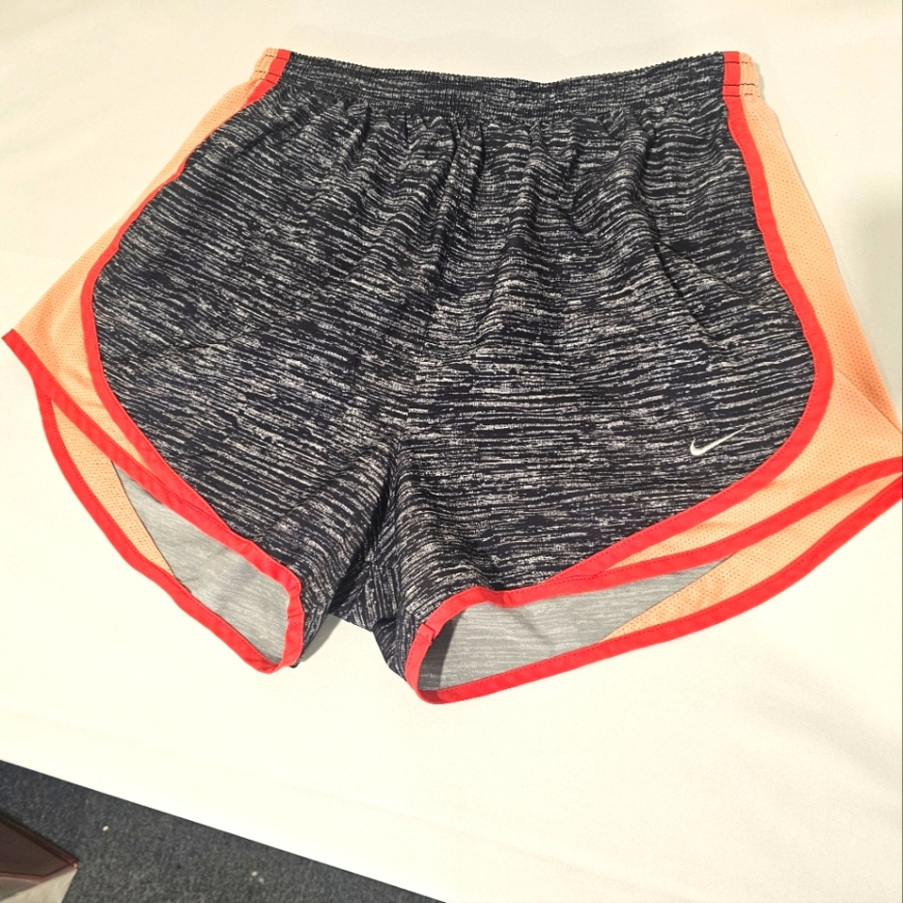 Nike Women’s Dry-Fit Shorts Size M
